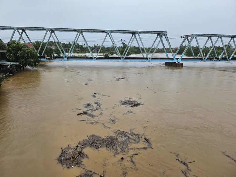 Miền Trung chủ động ứng phó với đợt mưa, lũ lớn từ ngày 3-10/11- Ảnh 1.