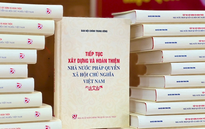 Ra mắt cuốn sách 'Tiếp tục xây dựng và hoàn thiện Nhà nước pháp quyền xã hội chủ nghĩa Việt Nam'- Ảnh 2.