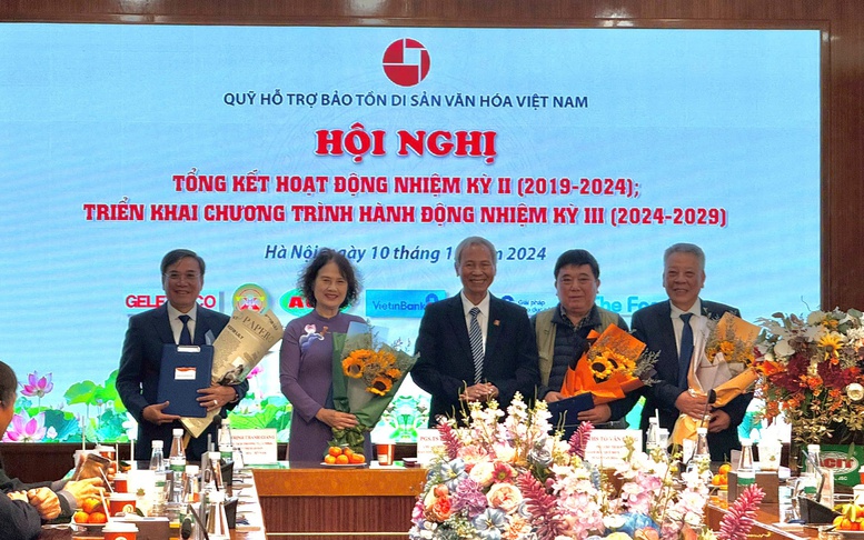 Phấn đấu đa dạng hóa, từng bước hỗ trợ bảo vệ và phát huy giá trị di sản văn hóa