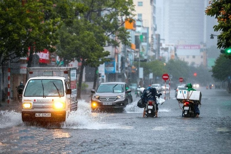 Chủ động ứng phó với mưa lớn khu vực Trung Bộ- Ảnh 1.