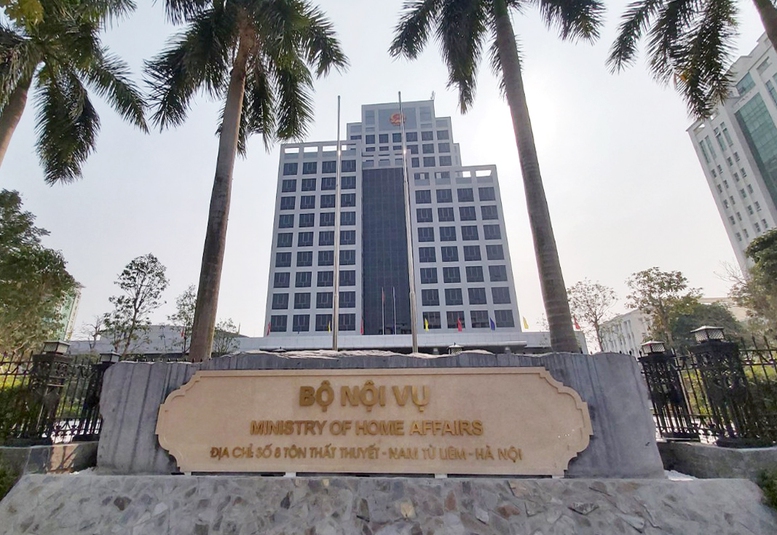 Bộ Nội vụ thông tin chính thức về chế độ, chính sách đối với công chức, viên chức sau sắp xếp bộ máy- Ảnh 1.