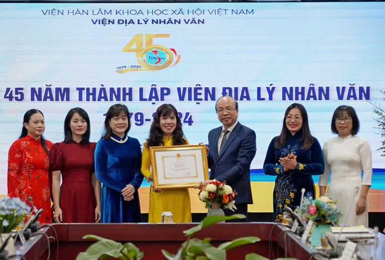 Thúc đẩy khoa học địa lý nhân văn, góp phần phát triển bền vững- Ảnh 1.