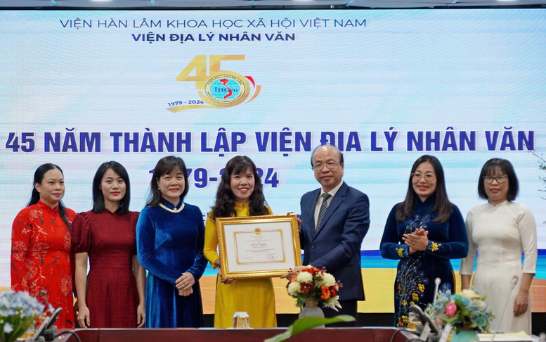 Thúc đẩy khoa học địa lý nhân văn, góp phần phát triển bền vững