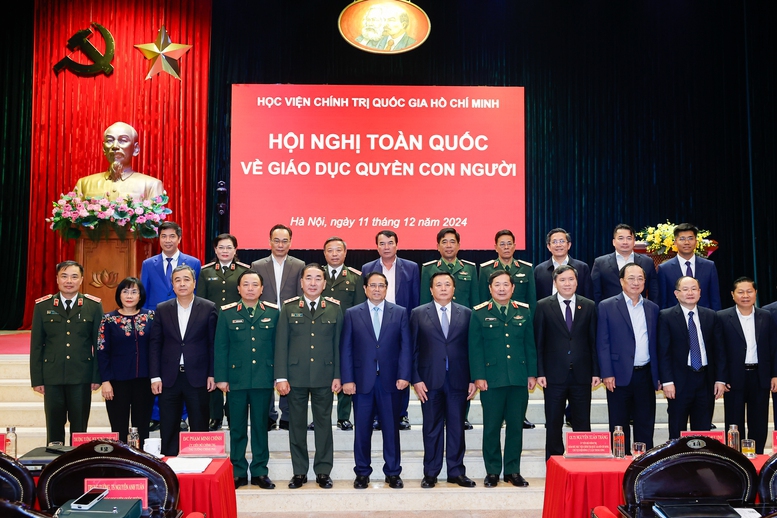 Thủ tướng Phạm Minh Chính chủ trì Hội nghị toàn quốc về giáo dục quyền con người- Ảnh 2.