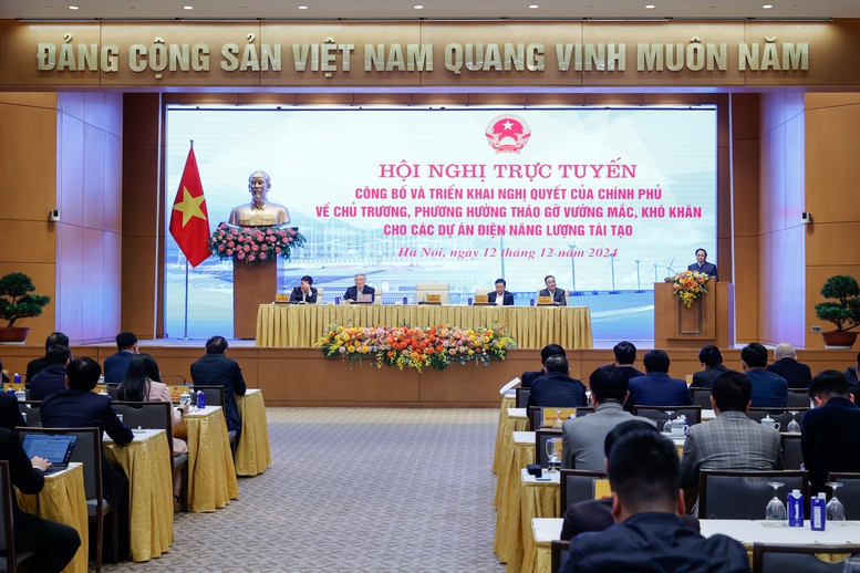 Thủ tướng: Cương quyết xử lý vướng mắc cho các dự án điện tái tạo, nghiêm cấm 'chạy chọt', tiêu cực, tham nhũng- Ảnh 9.