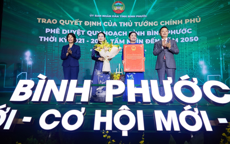 Bình Phước tự tin, cùng sức trẻ, nhiệt huyết để bước vào kỷ nguyên mới- Ảnh 2.