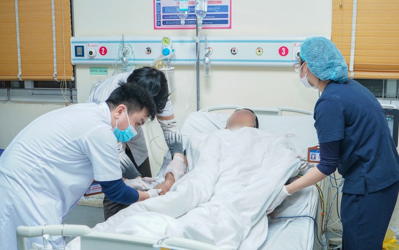 Chuyển 4 nạn nhân trong vụ hoả hoạn ở quận Bắc Từ Liêm sang Bệnh viện Bạch Mai