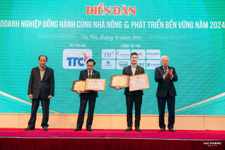 De Heus Việt Nam được vinh danh là doanh nghiệp tiêu biểu vì sự phát triển nông nghiệp- Ảnh 1.