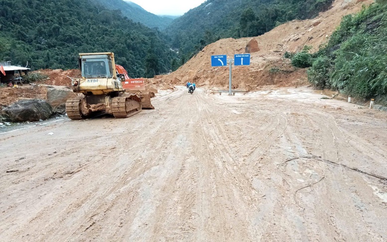Sạt lở tại đèo Khánh Lê: Thông xe 2 làn từ 7h ngày 24/12