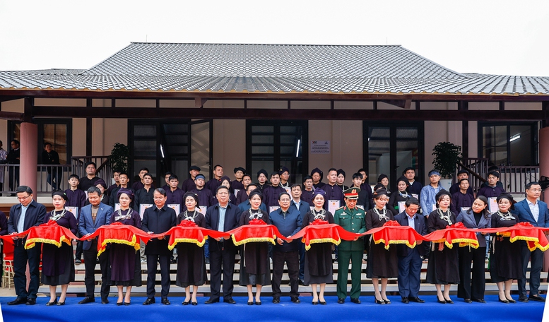 Thủ tướng dự Lễ khánh thành Dự án tái thiết khu dân cư thôn Làng Nủ, thôn Nậm Tông và thôn Kho Vàng- Ảnh 3.