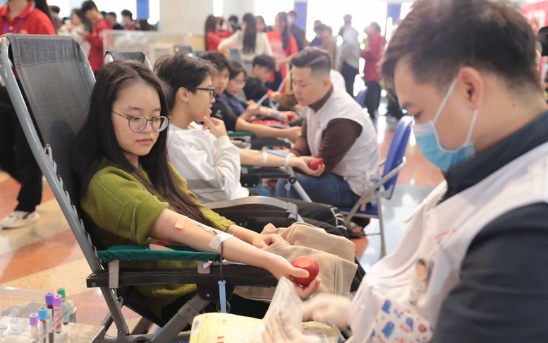 Hàng nghìn sinh viên đăng ký hiến máu tình nguyện