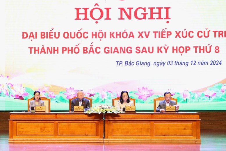 Phó Thủ tướng Thường trực Chính phủ Nguyễn Hòa Bình tiếp xúc cử tri Bắc Giang- Ảnh 2.