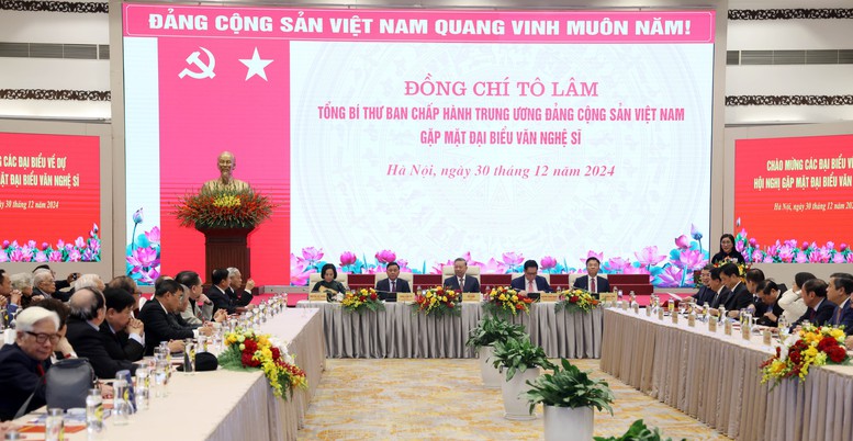 Sứ mệnh cao cả nhất của văn nghệ sĩ cách mạng là kiến tạo nhân cách văn hóa, xây dựng con người XHCN- Ảnh 3.