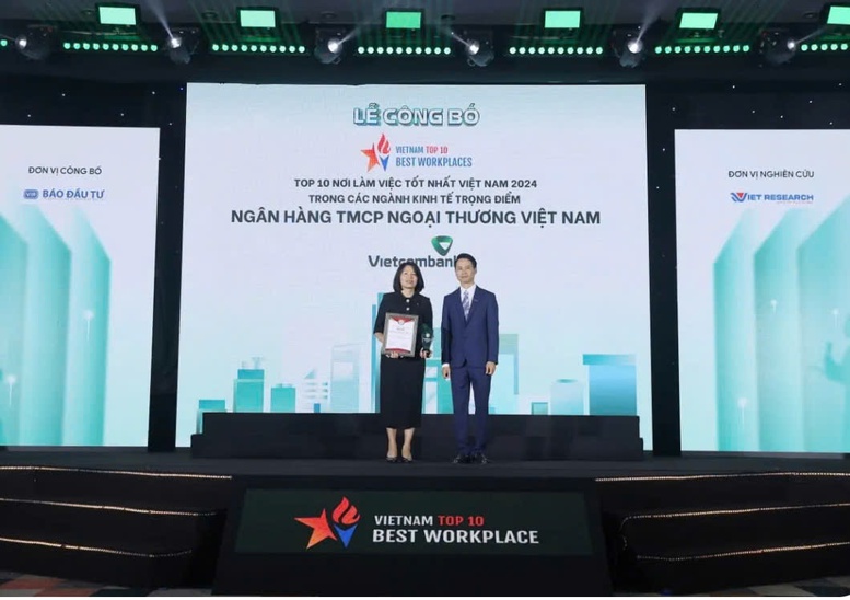 Vietcombank dẫn đầu bình chọn nhà tuyển dụng được ưa thích và nơi làm việc tốt nhất năm 2024- Ảnh 1.