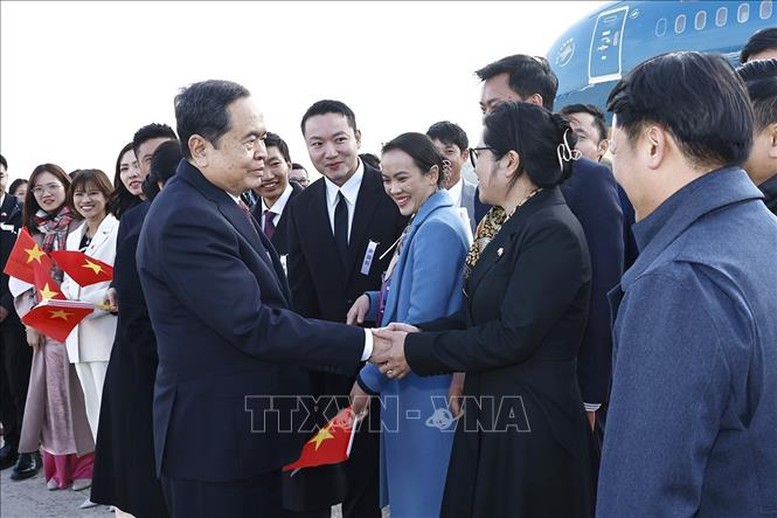 Chủ tịch Quốc hội và Phu nhân kết thúc tốt đẹp chuyến thăm chính thức Nhật Bản- Ảnh 3. Chủ tịch Quốc hội và Phu nhân kết thúc tốt đẹp chuyến thăm chính thức Nhật Bản- Ảnh 3.