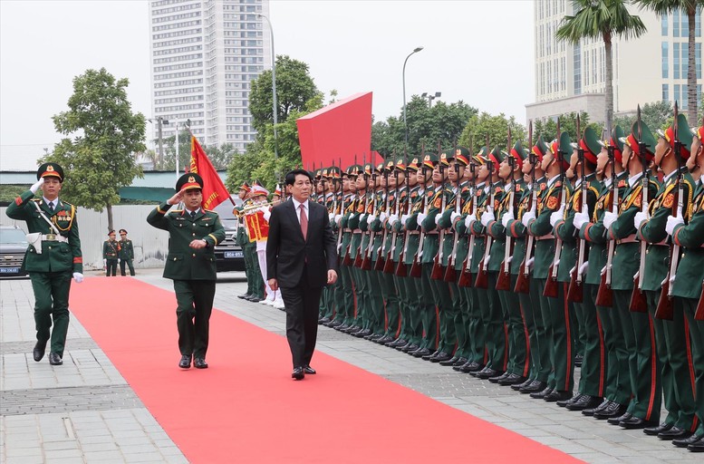 Viện Hàng không Vũ trụ Viettel đón nhận danh hiệu Anh hùng Lực lượng vũ trang nhân dân- Ảnh 1.