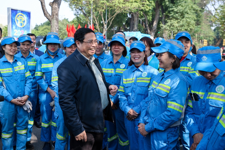 Thủ tướng kiểm tra, động viên người lao động làm việc xuyên Tết tại các công trình trọng điểm- Ảnh 7.