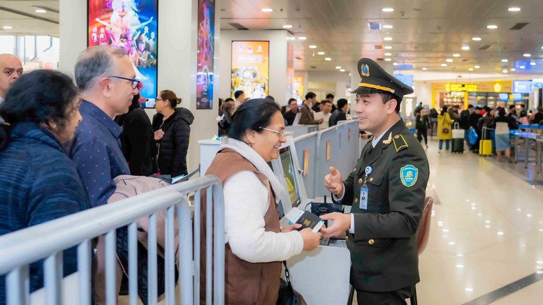 Khách quốc tế: 'Đến với sân bay Nội Bài, tôi thấy khác biệt'- Ảnh 10.