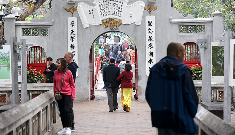 Thời tiết ngày 17/2: Bắc Bộ nhiệt độ tăng, Nam Bộ có nơi nắng nóng- Ảnh 1. Thời tiết ngày 17/2: Bắc Bộ nhiệt độ tăng, Nam Bộ có nơi nắng nóng- Ảnh 1.