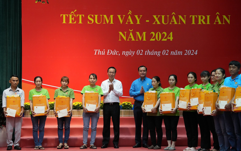 Chủ tịch nước chúc Tết, tặng quà công nhân, người có hoàn cảnh khó khăn tại thành phố Thủ Đức, TPHCM- Ảnh 2.