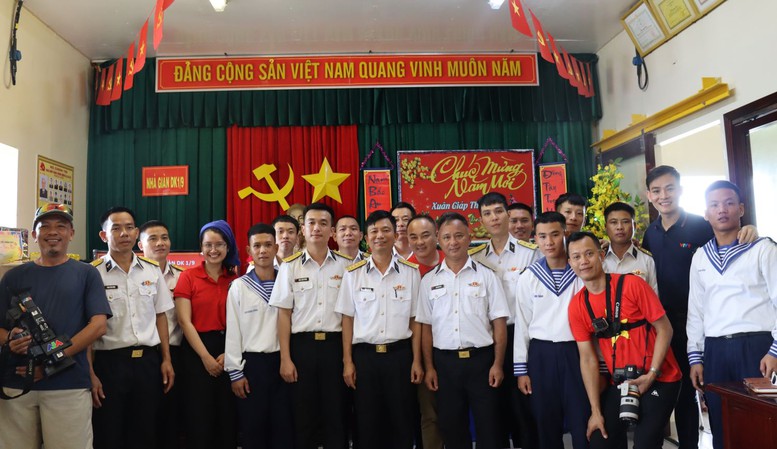 Đưa Tết đến nhà giàn DKI- Ảnh 6.