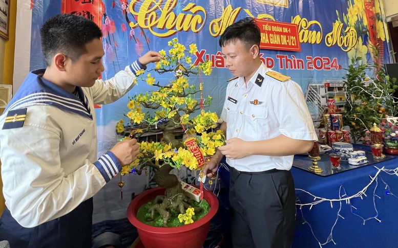 Đưa Tết đến nhà giàn DKI