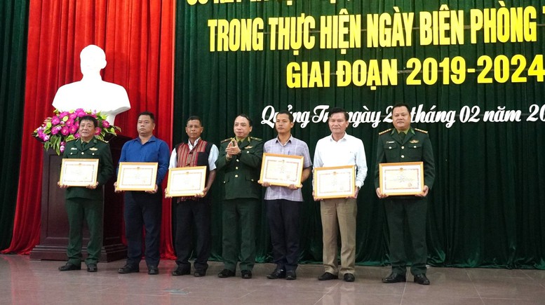 Biên phòng Quảng Trị góp phần củng cố, tăng cường mối quan hệ nhân dân Việt Nam-Lào- Ảnh 1.