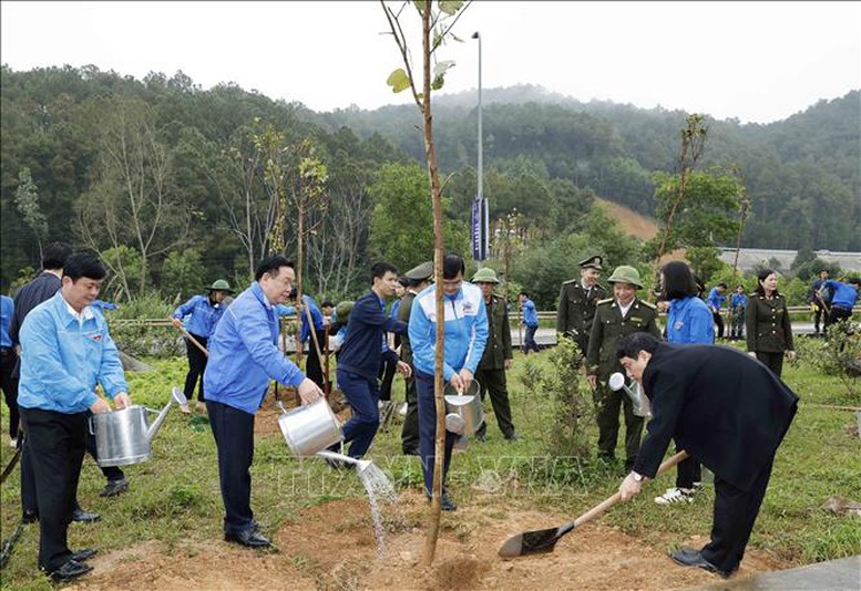 Chủ tịch Quốc hội dự Lễ khởi động Tháng Thanh niên và Tết trồng cây Xuân Giáp Thìn 2024- Ảnh 5.