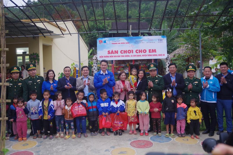 'Tháng Ba biên giới' chăm lo cuộc sống cho nhân dân các xã biên giới khó khăn- Ảnh 7.