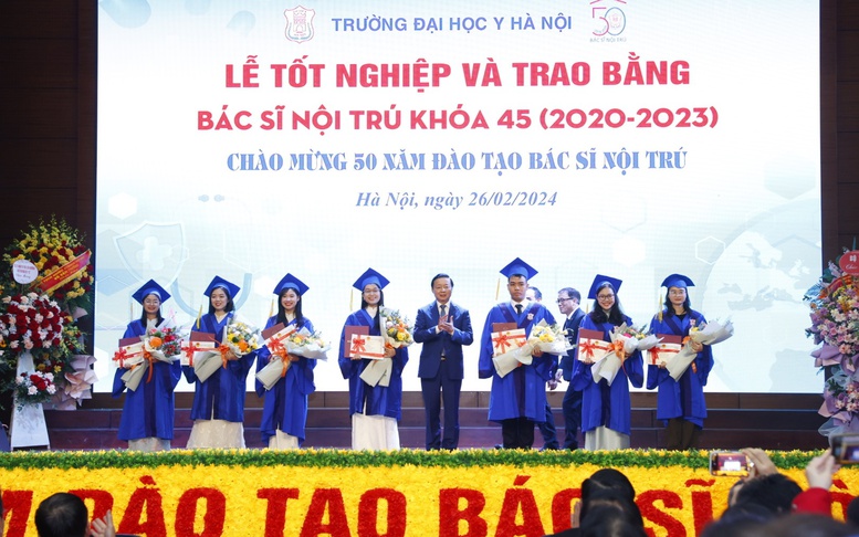 Trường Đại học Y Hà Nội cần 'may áo mới'