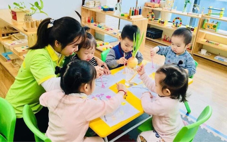 Nhân viên thiết bị có được chuyển làm giáo viên?