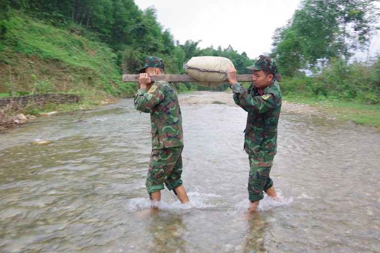 'No ấm nhờ công bộ đội'- Ảnh 1.