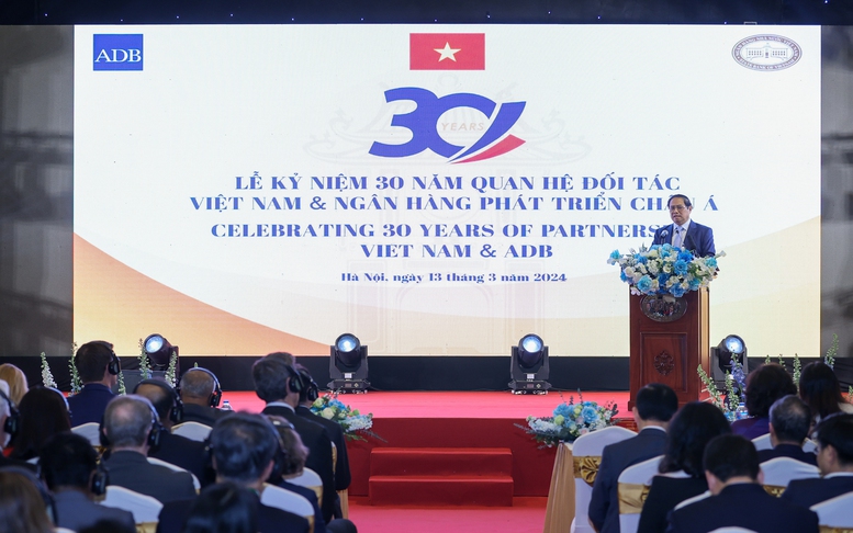 Thủ tướng Phạm Minh Chính dự lễ kỷ niệm 30 năm quan hệ đối tác Việt Nam-ADB và tiếp Chủ tịch ADB