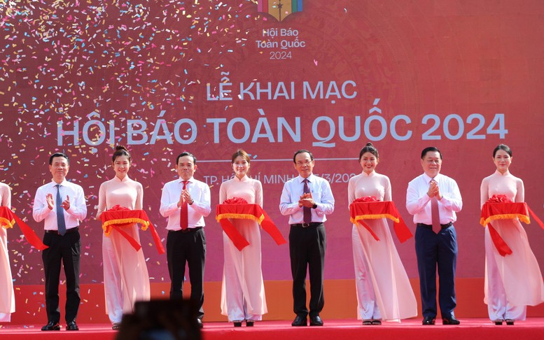 Khai mạc hội Báo toàn quốc 2024, 'hoa trăm miền' tụ hội tại Thành phố mang tên Bác