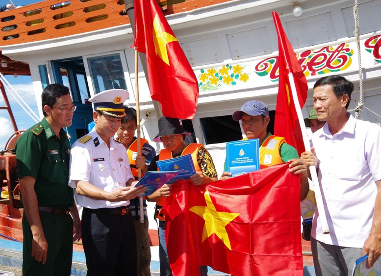 'Lá chắn thép' trên vùng biển, đảo, thềm lục địa phía Tây Nam của Tổ quốc- Ảnh 2.