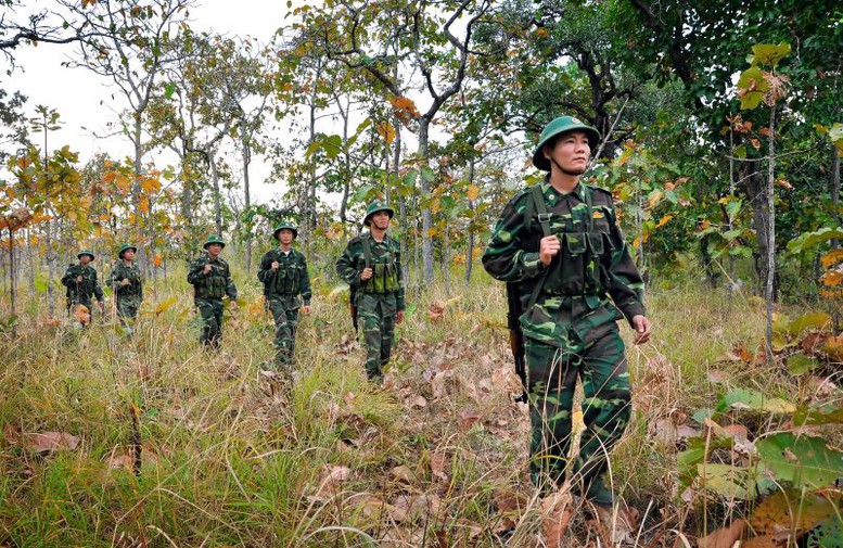 Tổ chức thi và triển lãm ảnh 'Tự hào một dải biên cương' lần III- Ảnh 1.