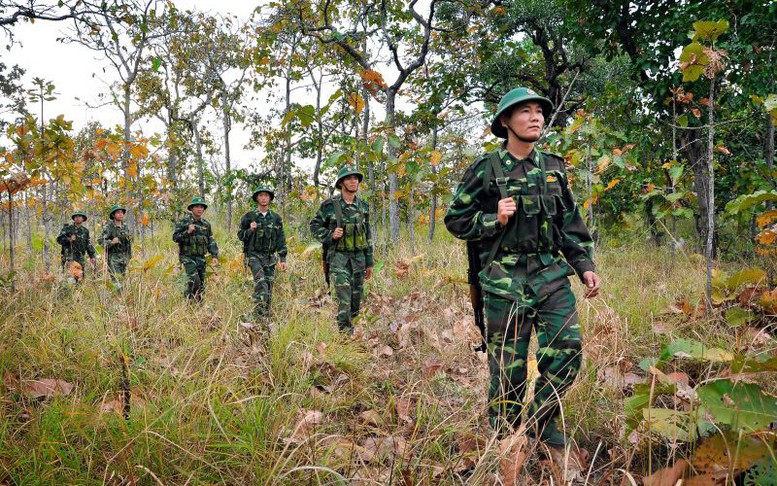 Tổ chức thi và triển lãm ảnh 'Tự hào một dải biên cương' lần III