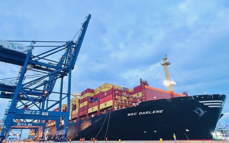 Sẵn sàng đón 'siêu tàu container' vào cảng biển Việt Nam