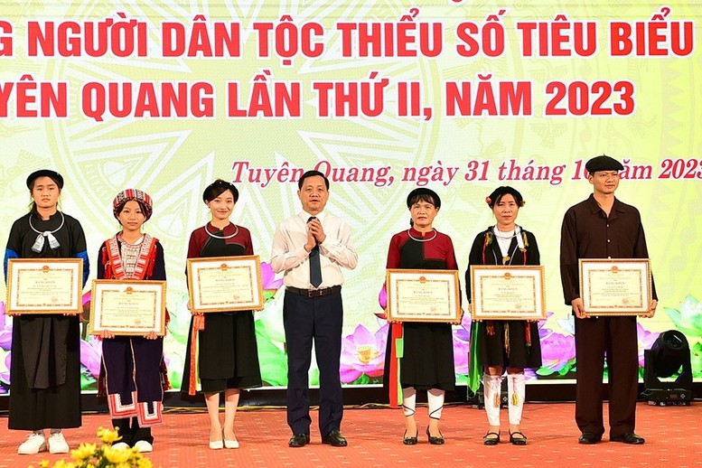 Hướng dẫn thi đua, khen thưởng lĩnh vực công tác dân tộc- Ảnh 1.