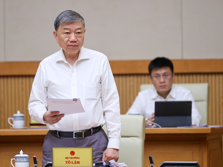 Thủ tướng Phạm Minh Chính: Xây dựng, hoàn thiện pháp luật để phát huy tối đa mọi nguồn lực phát triển đất nước- Ảnh 4.