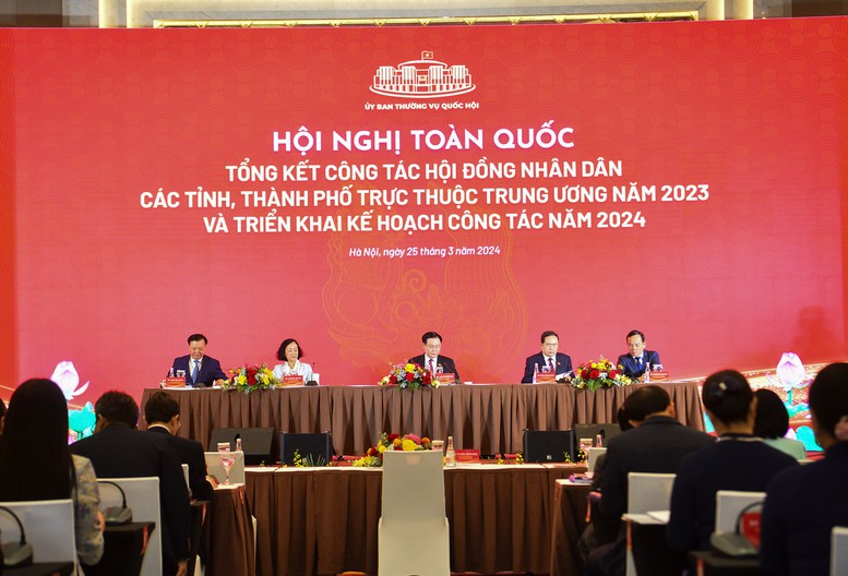 Tiếp tục đổi mới, nâng cao năng lực, hiệu lực, hiệu quả hoạt động của Hội đồng nhân dân- Ảnh 1.