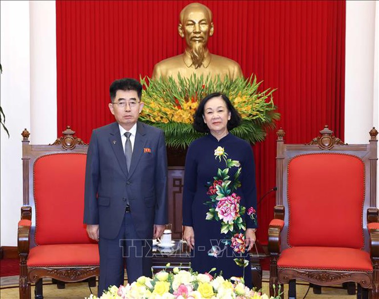 Thường trực Ban Bí thư tiếp Đoàn đại biểu Đảng Lao động Triều Tiên- Ảnh 1.