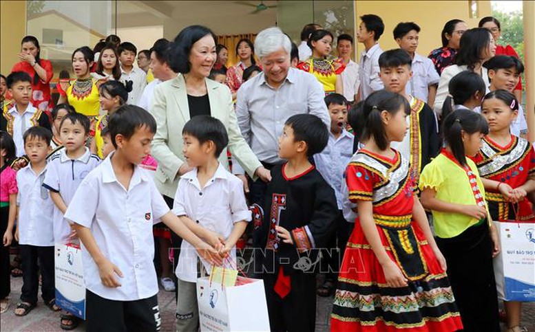 Thường trực Ban Bí thư thăm, làm việc tại tỉnh Điện Biên- Ảnh 1.