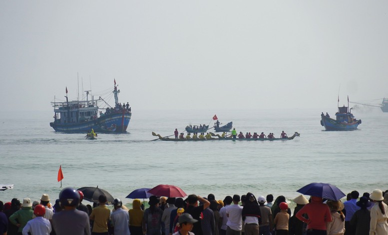 Ngư dân Quảng Trị ra quân khai thác cá vụ Nam- Ảnh 2.