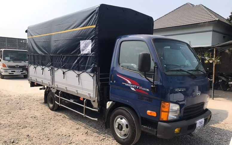 Chiều cao xếp hàng hóa đối với xe tải thùng hở có mui