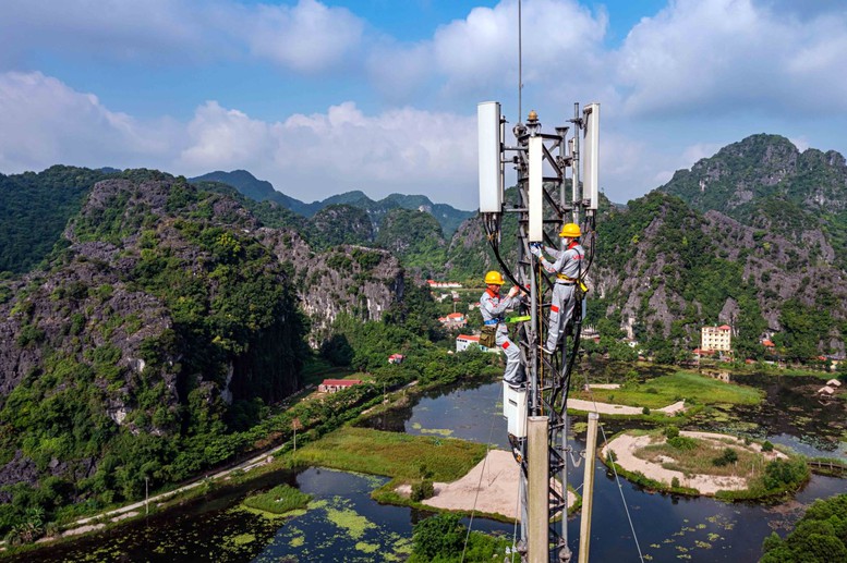 Viettel đấu giá thành công quyền sử dụng tần số vô tuyến điện băng tần- Ảnh 1.