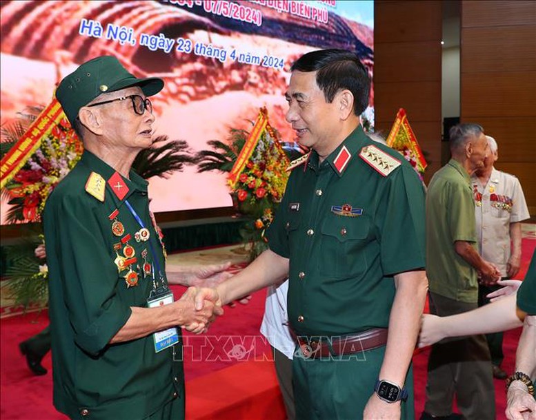 Lãnh đạo Đảng, Nhà nước gặp mặt cựu chiến binh, cựu thanh niên xung phong tham gia Chiến dịch Điện Biên Phủ- Ảnh 3.