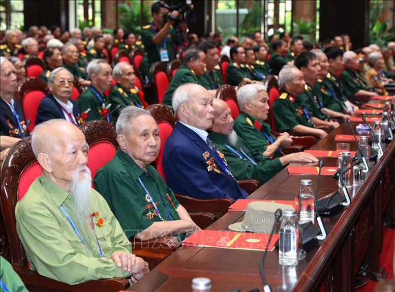 Lãnh đạo Đảng, Nhà nước gặp mặt cựu chiến binh, cựu thanh niên xung phong tham gia Chiến dịch Điện Biên Phủ- Ảnh 1.