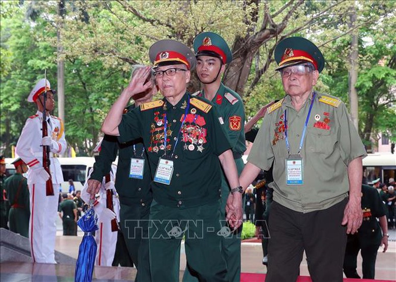 Lãnh đạo Đảng, Nhà nước gặp mặt cựu chiến binh, cựu thanh niên xung phong tham gia Chiến dịch Điện Biên Phủ- Ảnh 4.