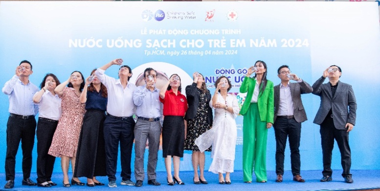 P&G Việt Nam và Saigon Co.op tiếp tục mang nước uống sạch đến cộng đồng- Ảnh 1.
